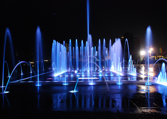 Fontaines d'eau sèches de plancher dansant la fontaine musicale avec des lumières de LED sur la terre fournisseur